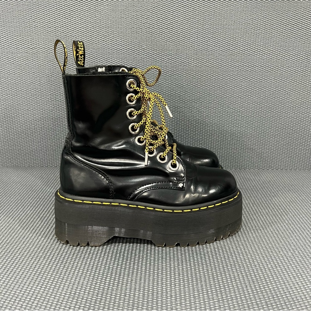 Dr Martens Jadon Max Women’s Black Leather Platform Boots Size 6
